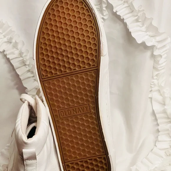 Old Navy Women's Classic White Sneakers - Picture 3 of 4